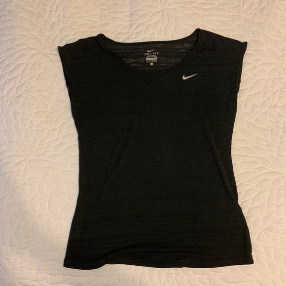 ✔️Nike Dri-Fit Breeze Black T-Shirt l Size XS - Picture 3 of 6